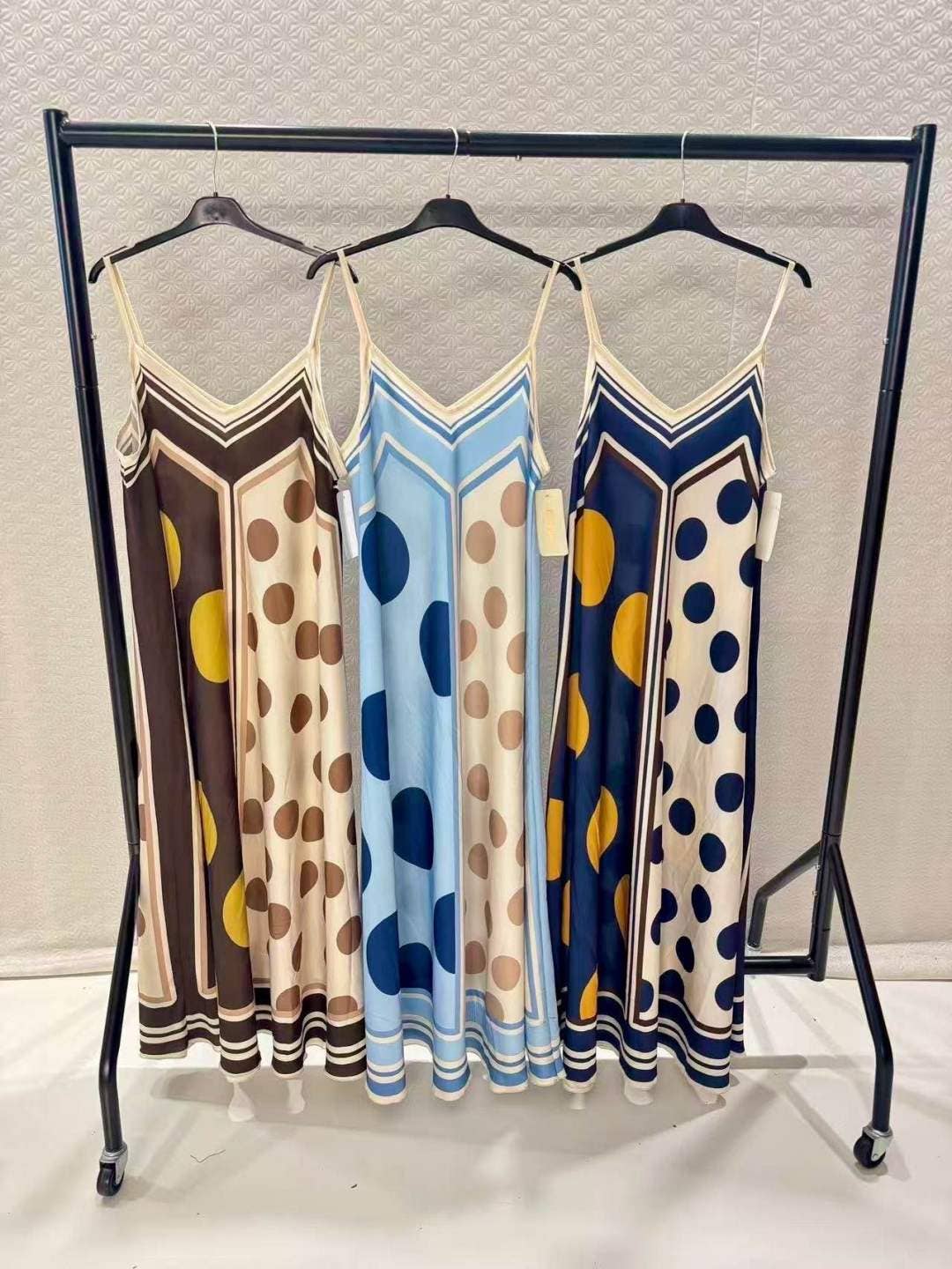 Flowing bohemian dress with polka dot print: Blanc