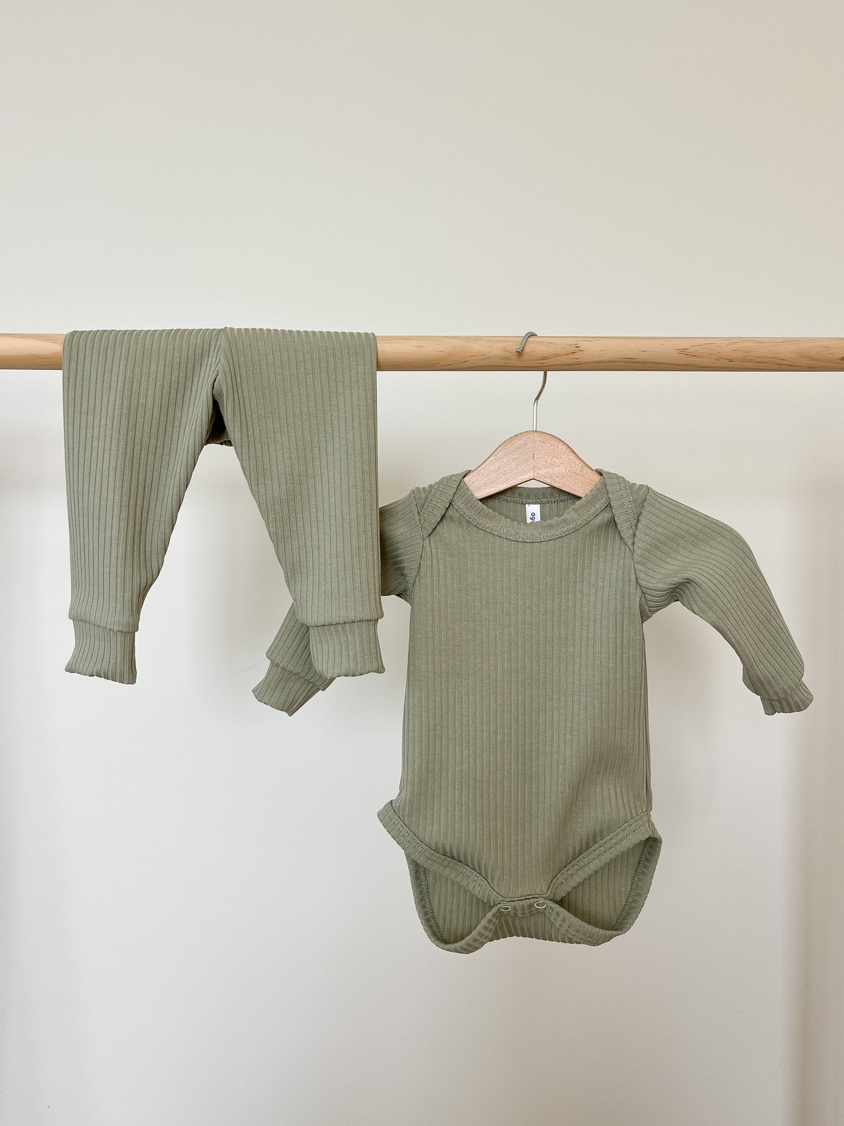 Newborn Baby Leggings: Cream / 3-6M