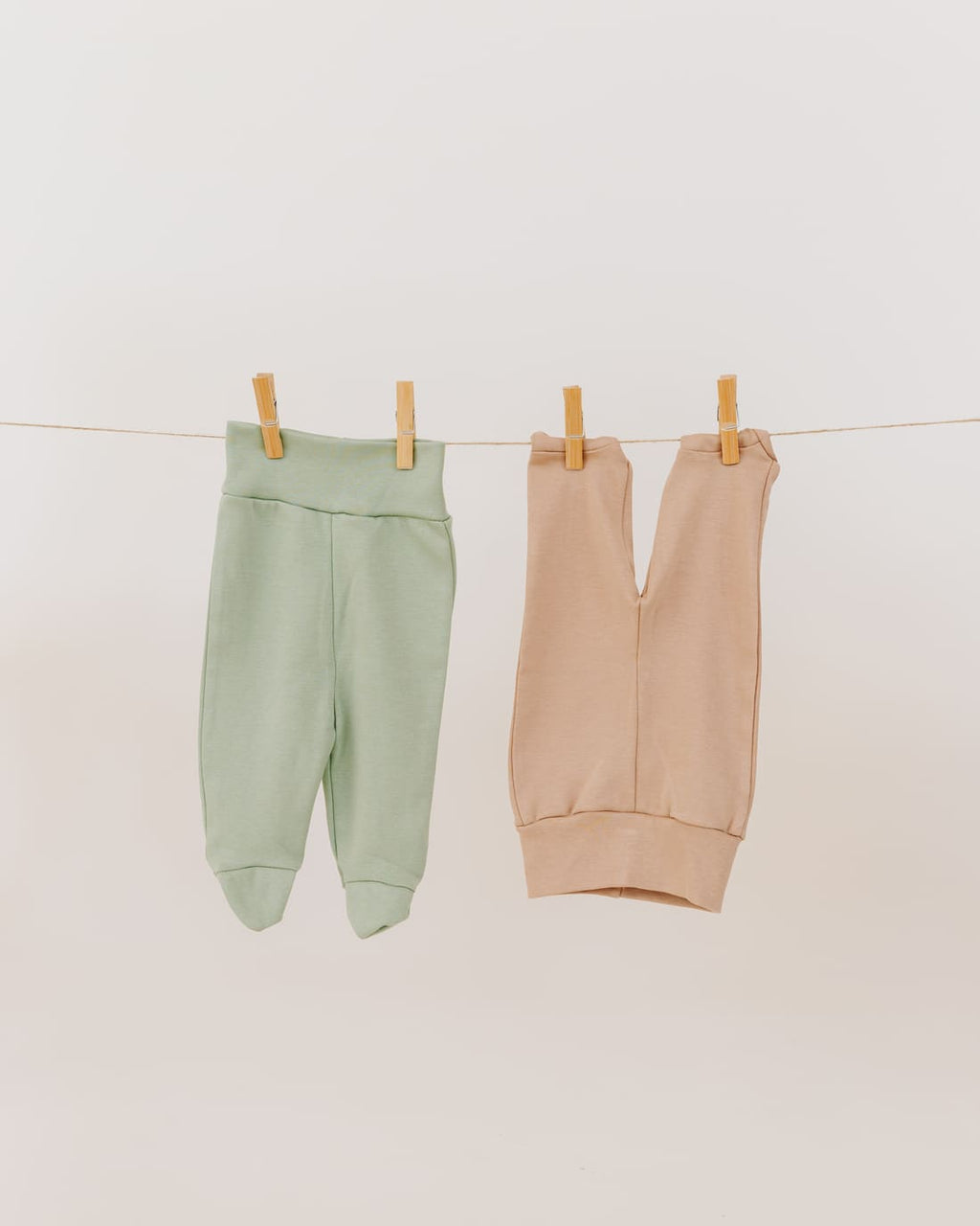 Footed Baby Pants: Gray / 6-9M US kid's numeric (68cm EU)